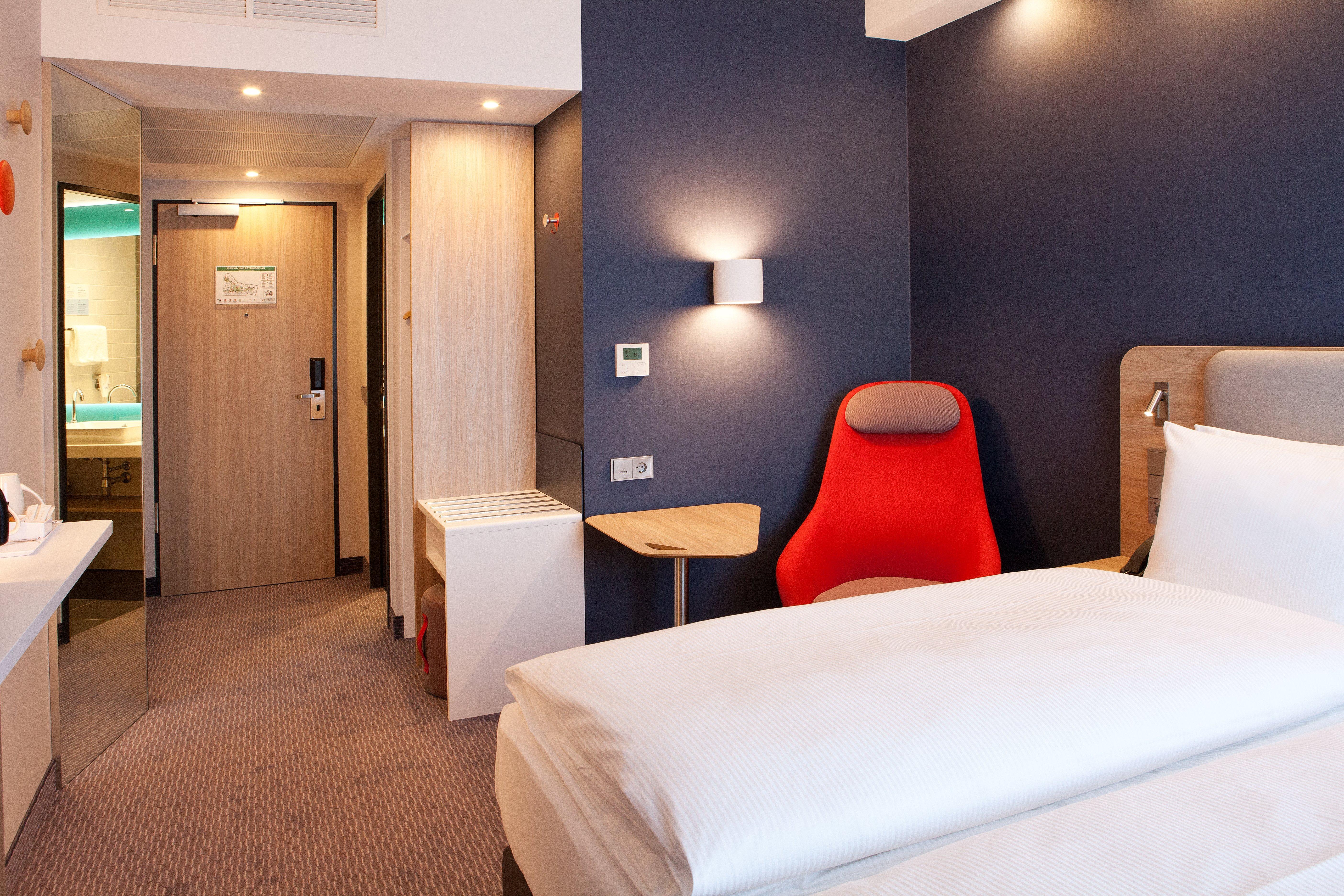Holiday Inn Express Munich - Olching By Ihg Exterior foto
