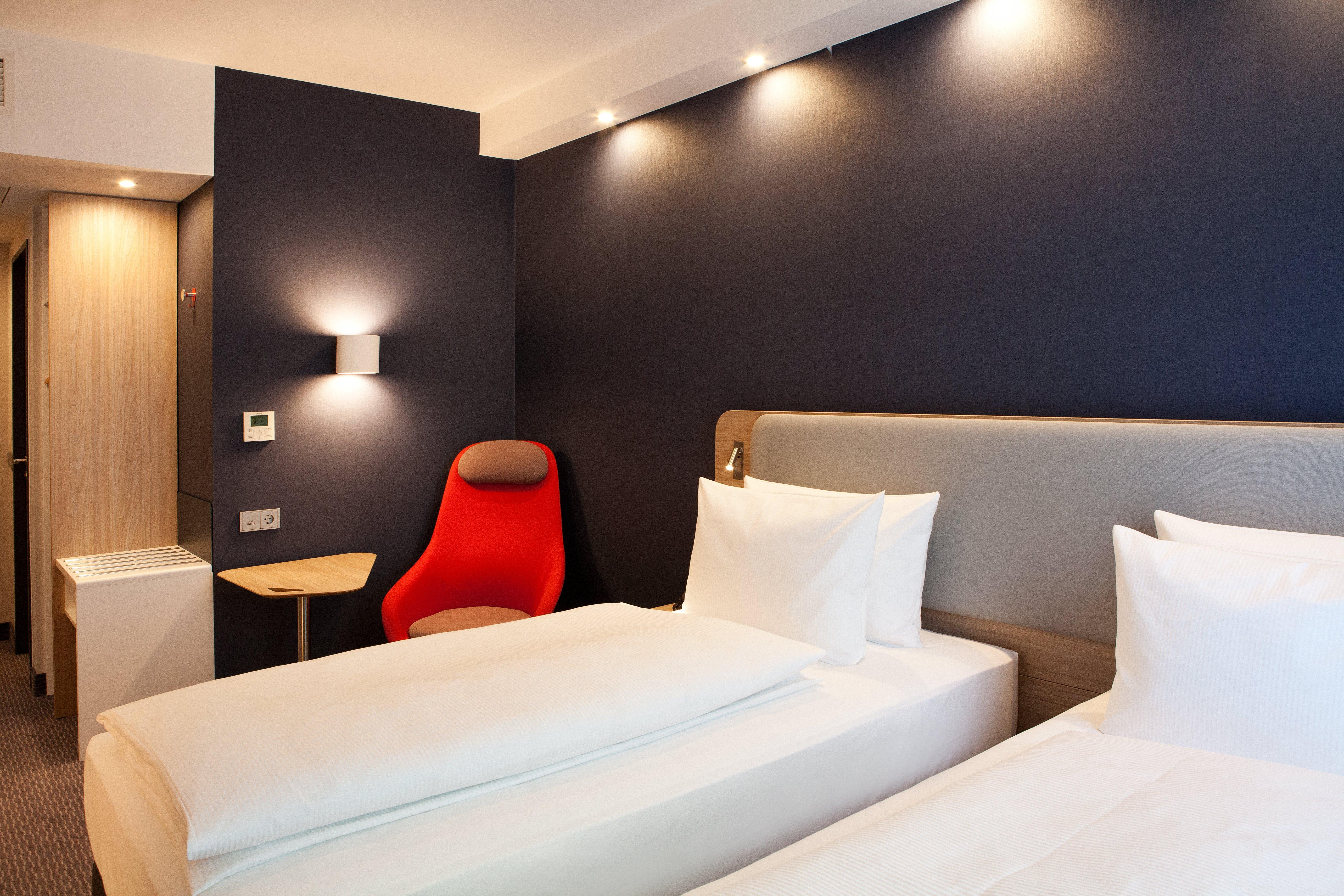 Holiday Inn Express Munich - Olching By Ihg Exterior foto