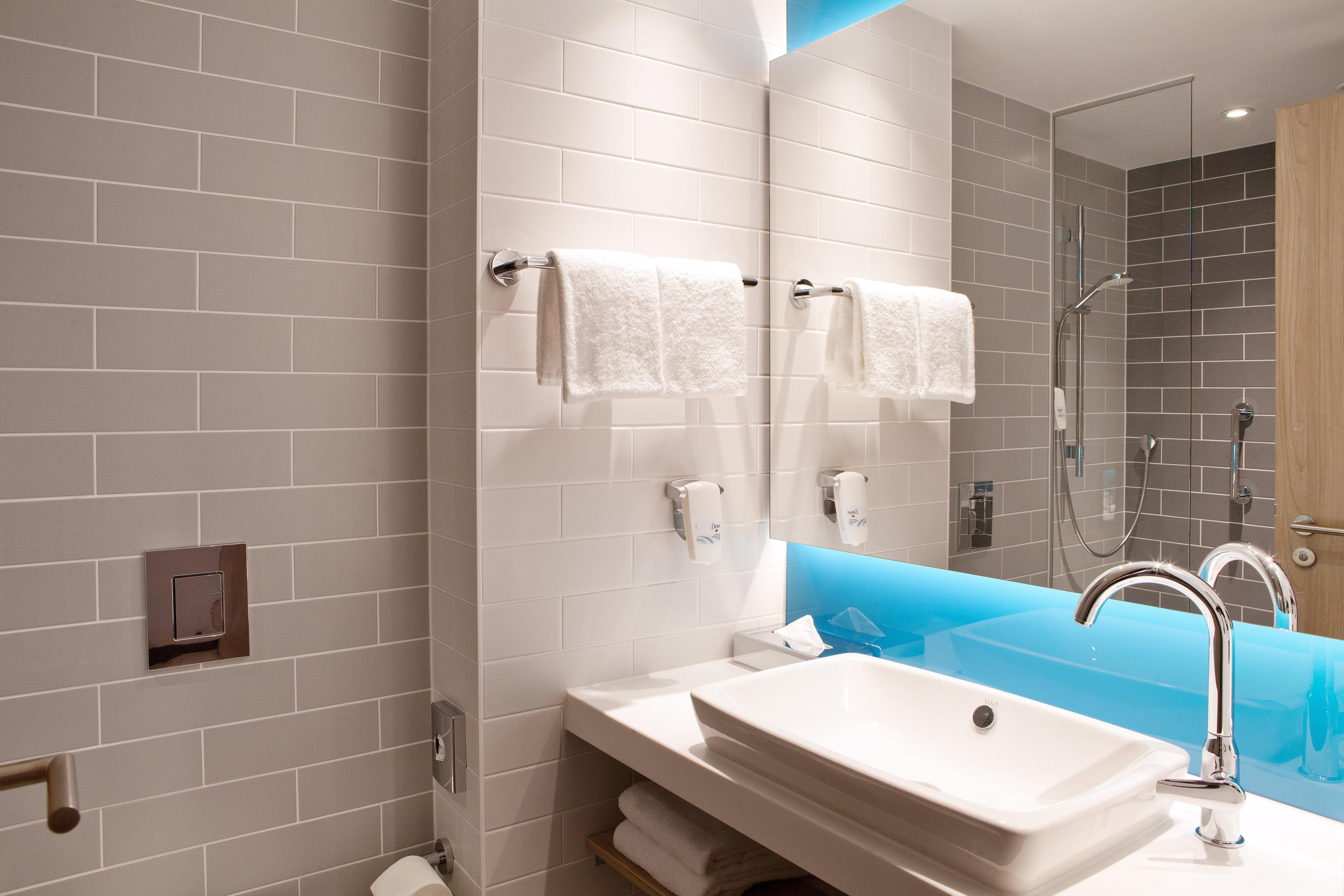 Holiday Inn Express Munich - Olching By Ihg Exterior foto