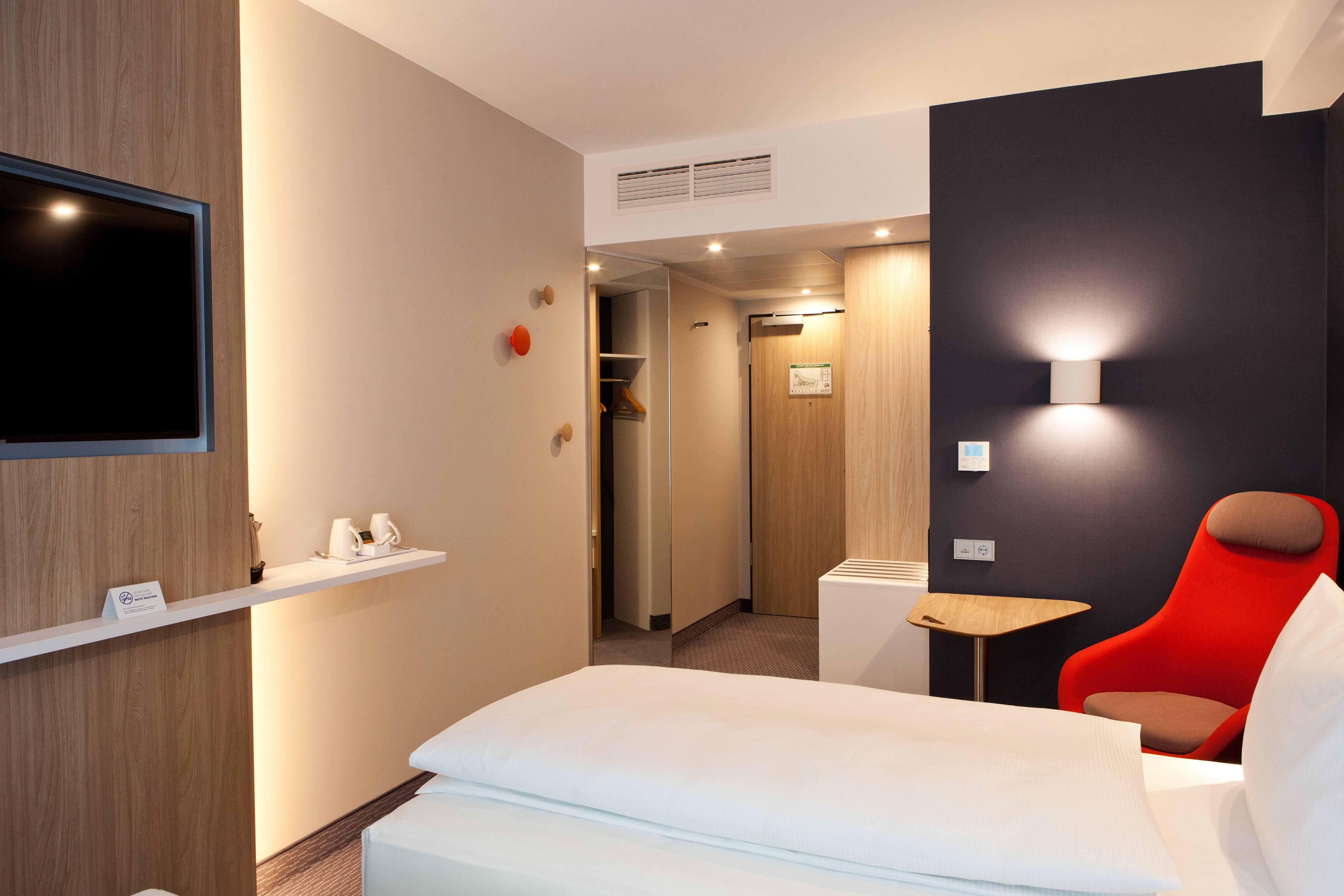 Holiday Inn Express Munich - Olching By Ihg Exterior foto