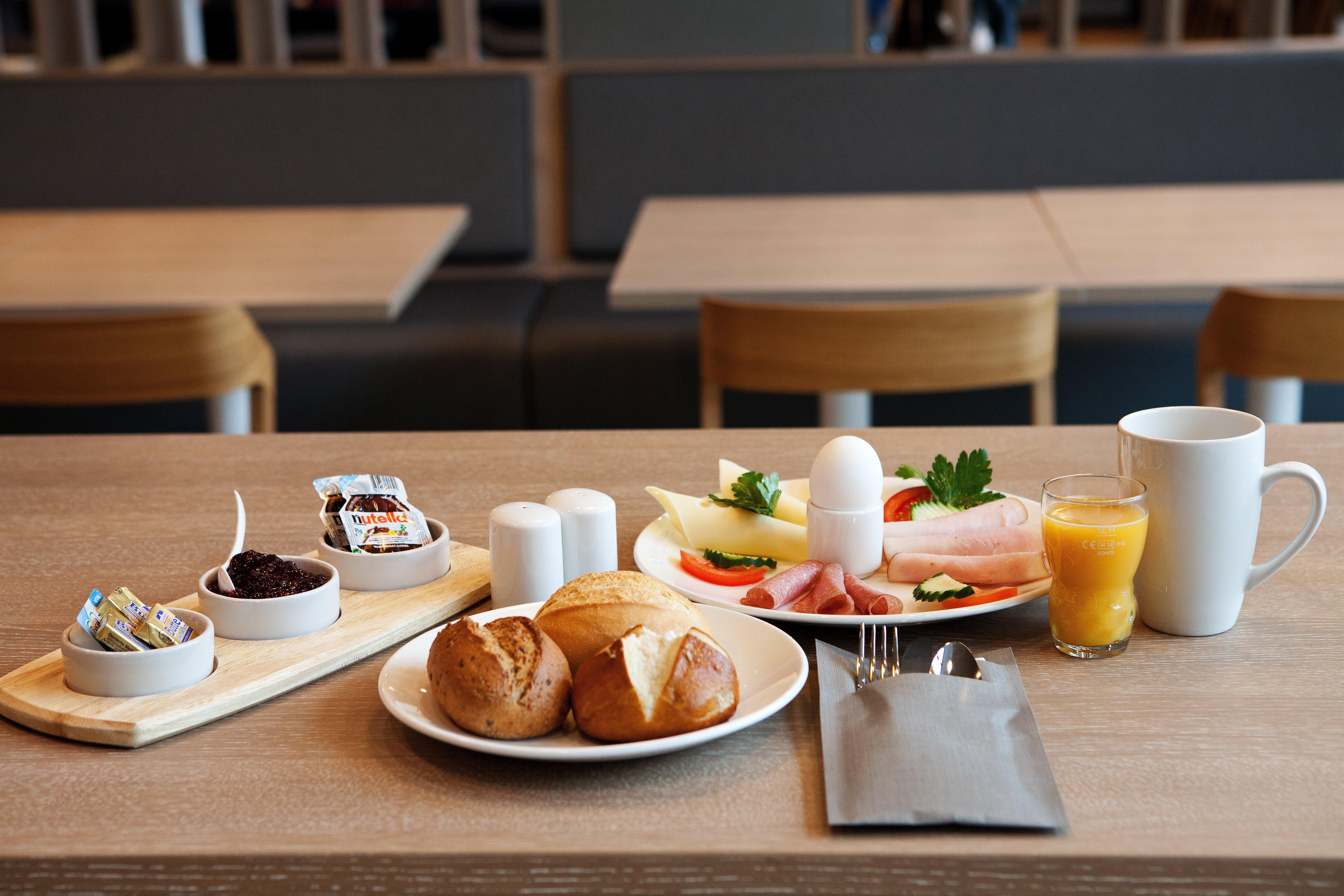 Holiday Inn Express Munich - Olching By Ihg Exterior foto